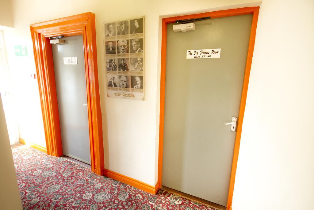 Cashel Holiday Hostel ภายนอก รูปภาพ
