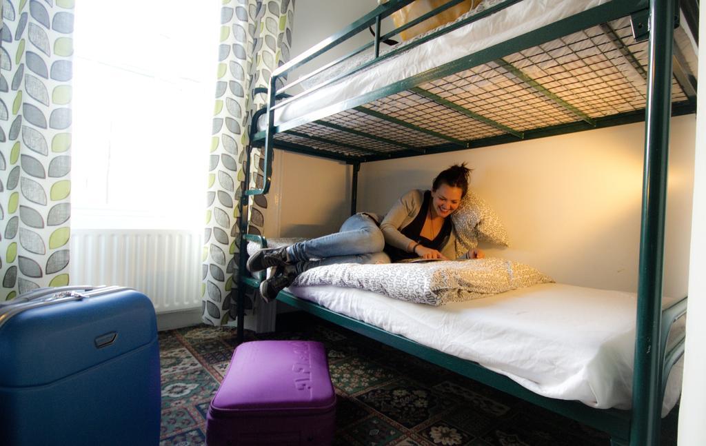 Cashel Holiday Hostel ภายนอก รูปภาพ